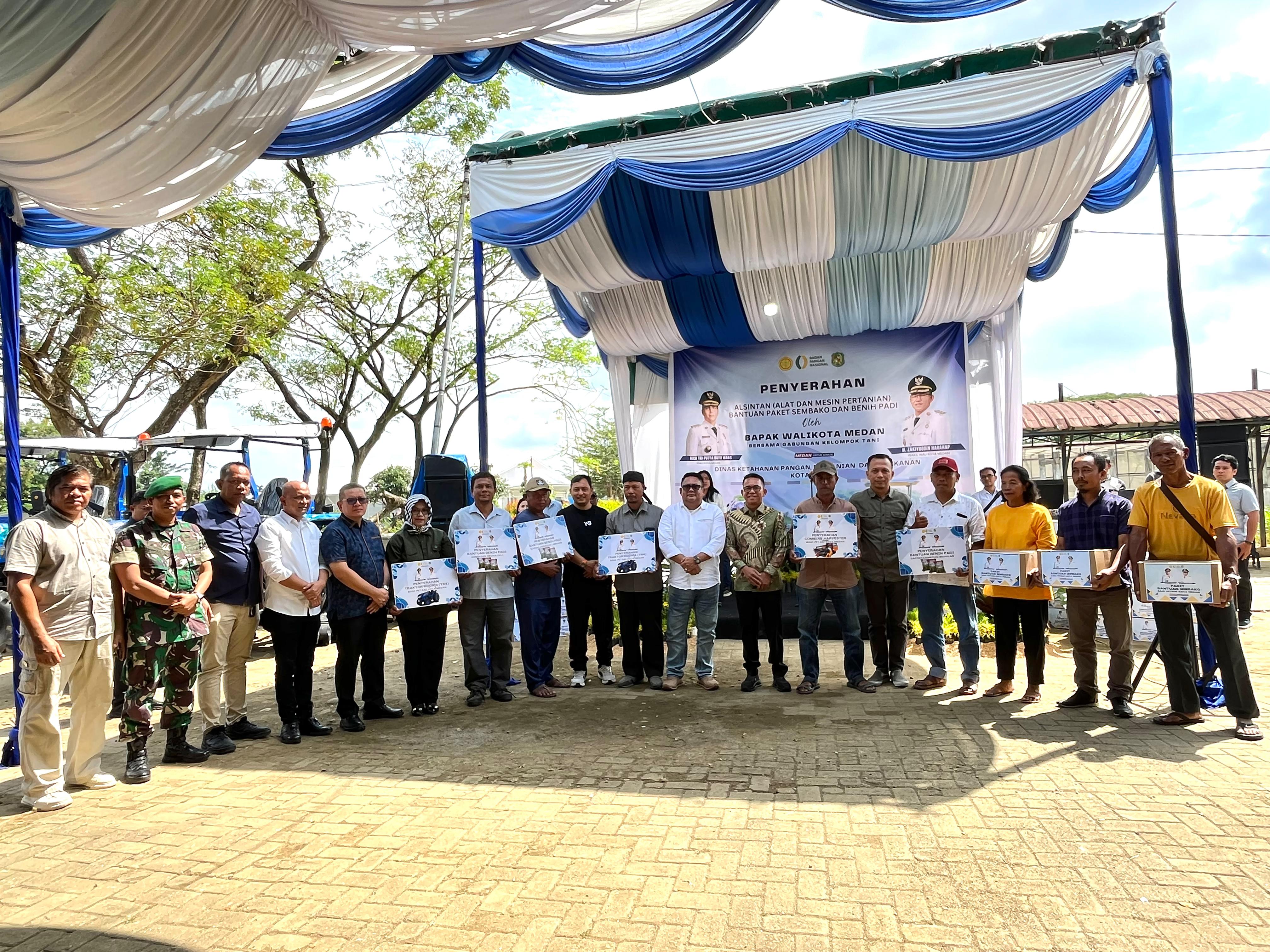 WAKIL WALI KOTA MEDAN HADIRI PENYERAHAN ALSINTAN, BANTUAN PAKET SEMBAKO DAN BENIH PADI